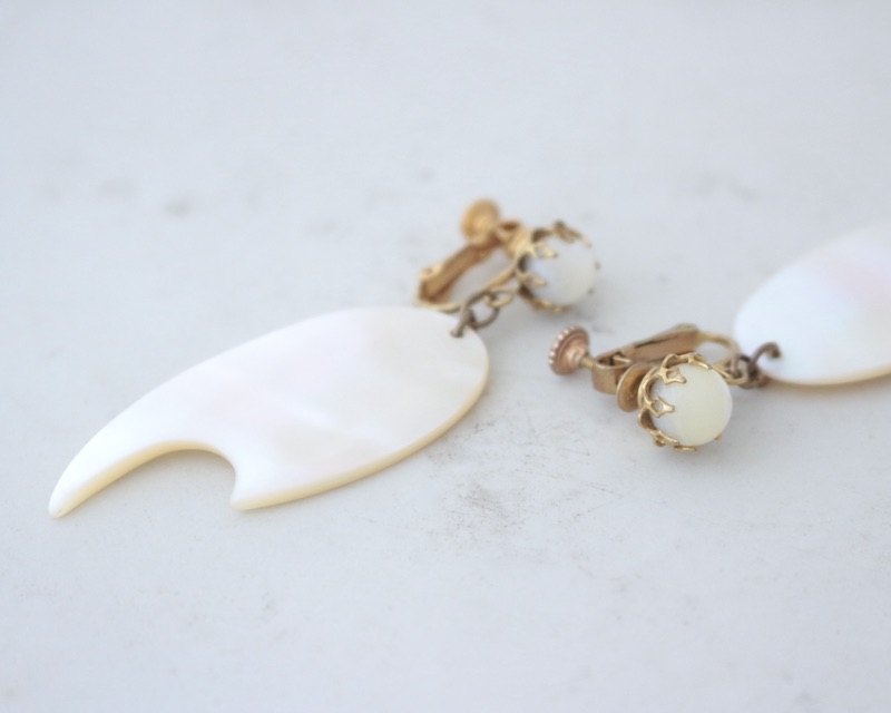 Mother of pearl Earring