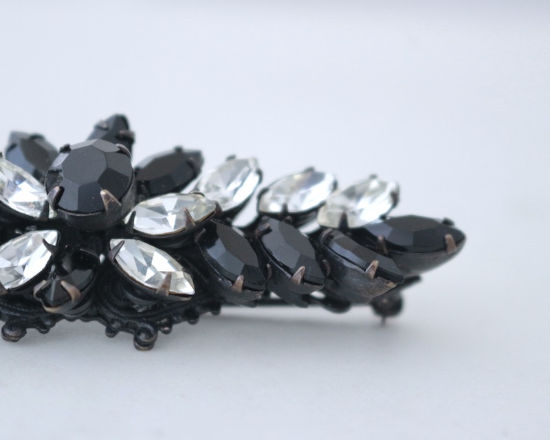 Black&Crystal Brooch
