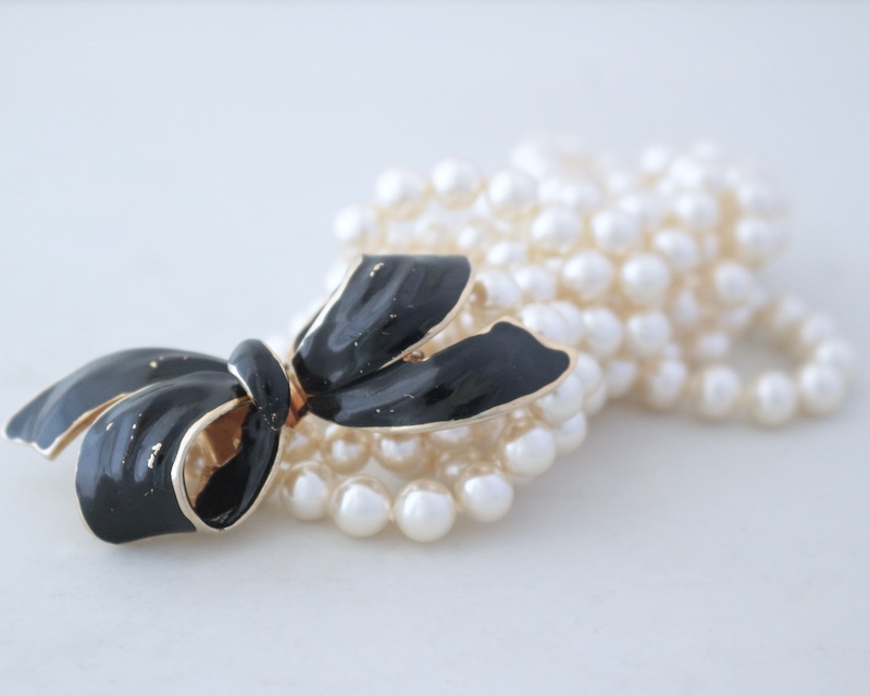 RibbonClasp Pearl Necklace