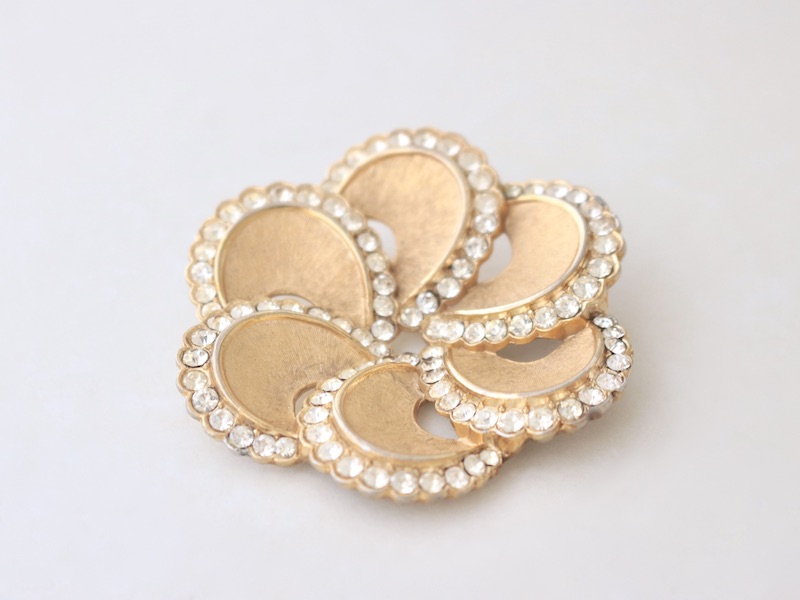 Flower brooch